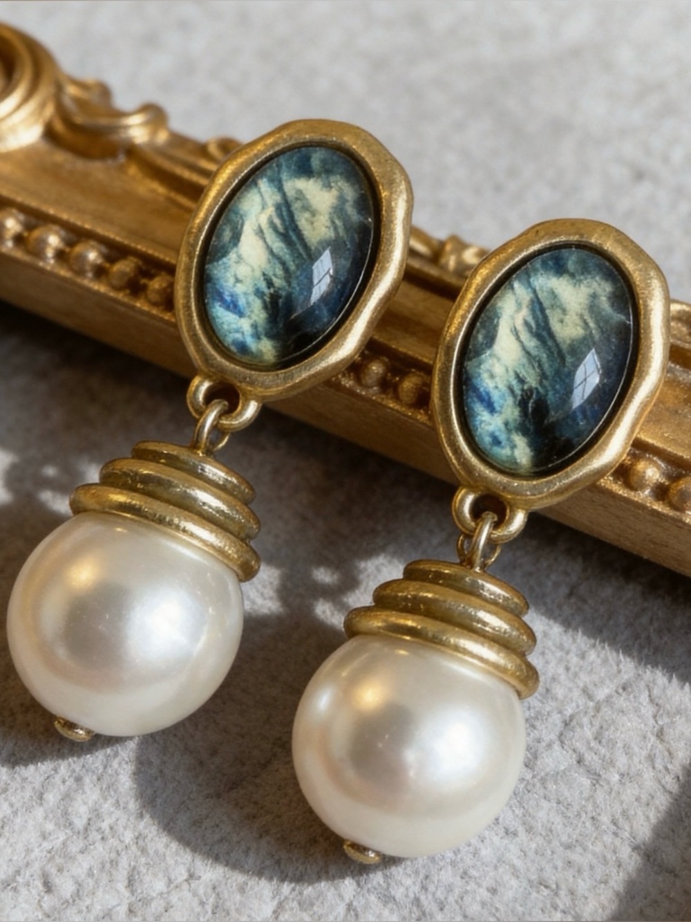 Vintage-Inspired Pearl Drop Earrings with Blue Marbled Accent